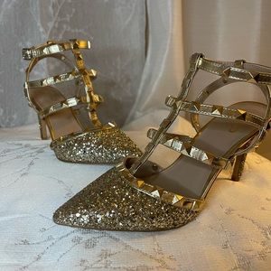 gold sparkly heels